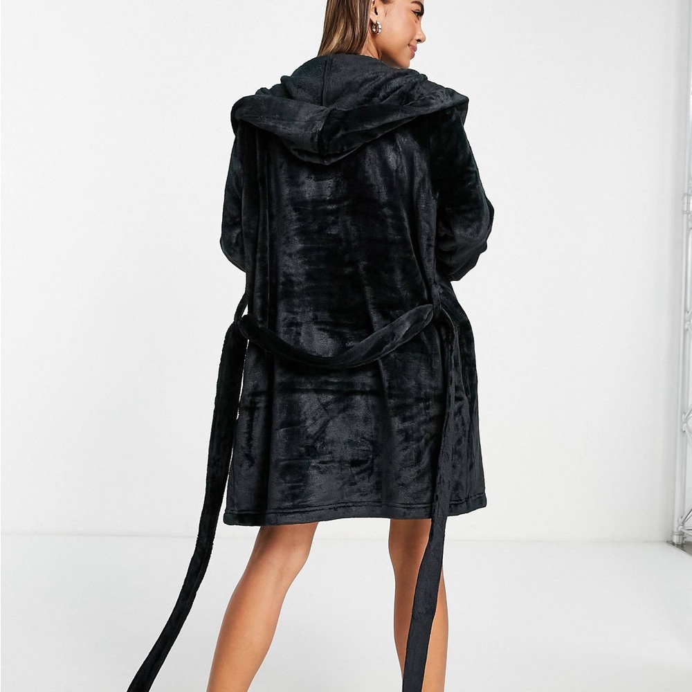 Black Soft Mini Fleece Robe - Picture 3 of 4